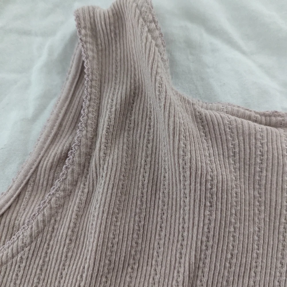 Liz Sport Ribbed Tank - Picture 5 of 8